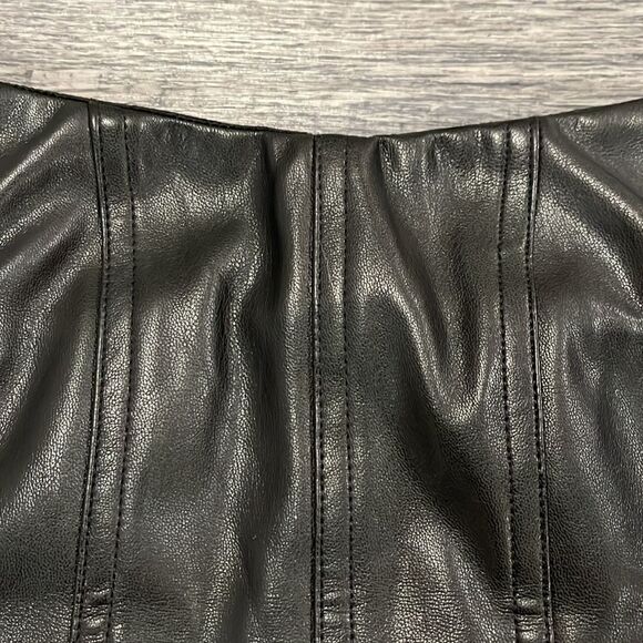 TIGER MIST CAYENNE LONGLINE TOP BLACK - Picture 8 of 8